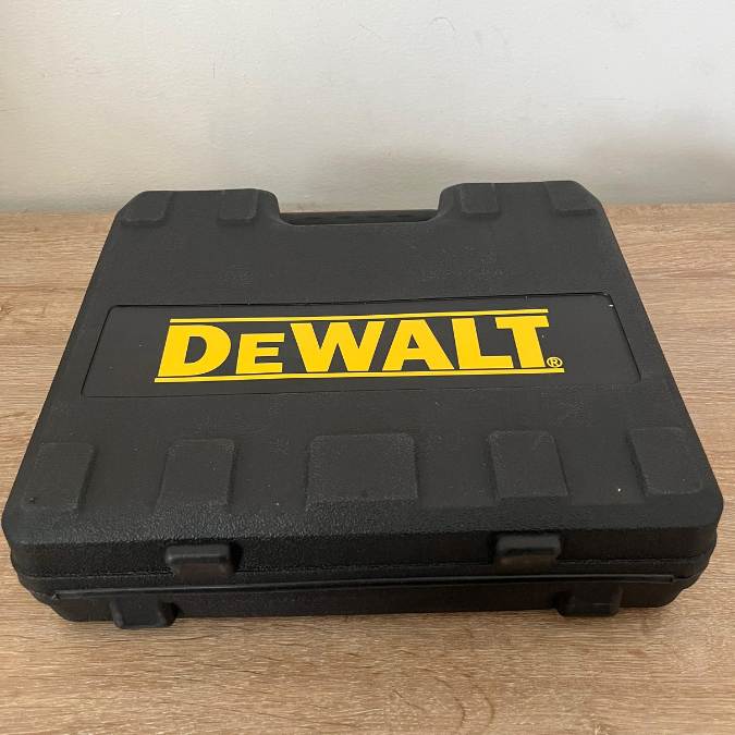 Taladro DeWalt 48V + Kit de Herramientas 35piezas